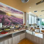 Ξενοδοχείο Aphrodite 4*